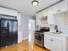 Building Photo - 676 Adams St