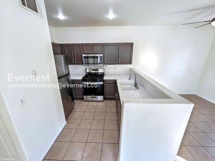 Building Photo - 5922 W Vegas Dr