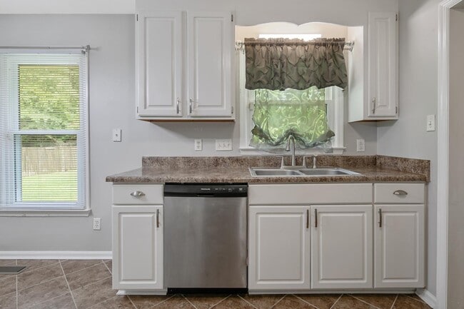 Building Photo - 3970 Loufield Dr