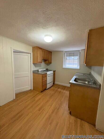 Building Photo - 119 Sutherland Rd