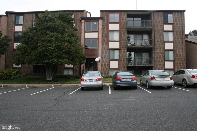 Building Photo - 9728 Kingsbridge Dr