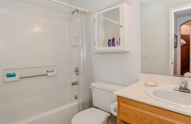 Building Photo - Sycamore Ranch 3 bedroom 2 bath FOR RENT