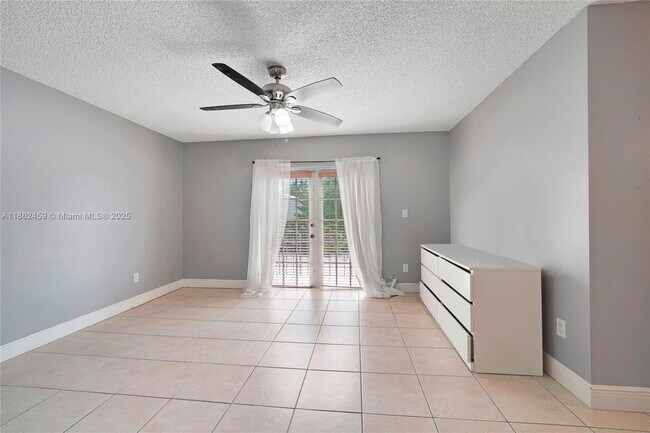 Building Photo - 1054 SW 124th Ct