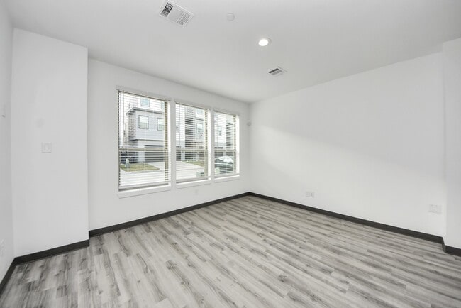 Building Photo - 18716 Centro Main St