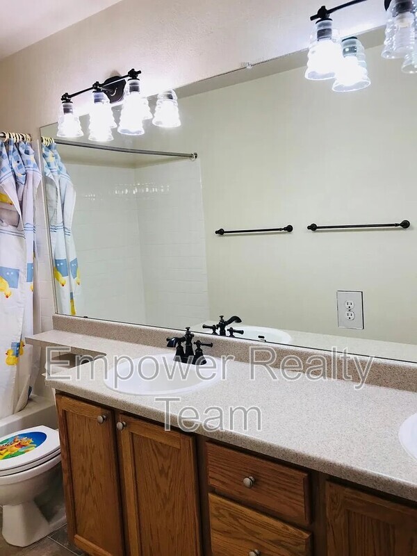Building Photo - 16055 Butterwort Cir