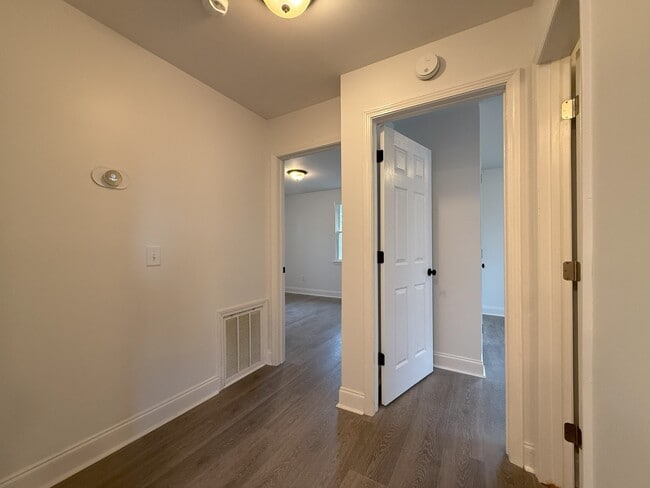 Building Photo - 2763 Catalina Ave