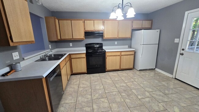 Building Photo - 1128 Pueblo Dr