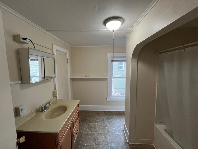 Building Photo - 60 Archibald St