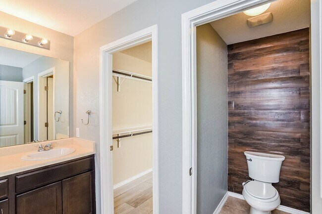 Building Photo - 8812 Belgian Fls