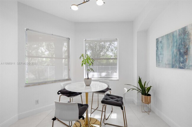 Building Photo - 3870 E Hibiscus St