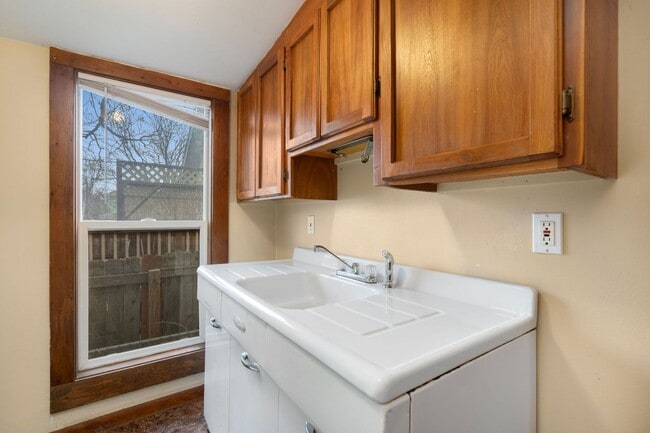 Building Photo - 1221-1223 N 13th Street