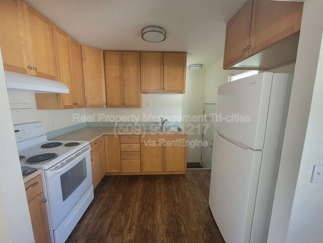 Building Photo - 1418 Mahan Ave