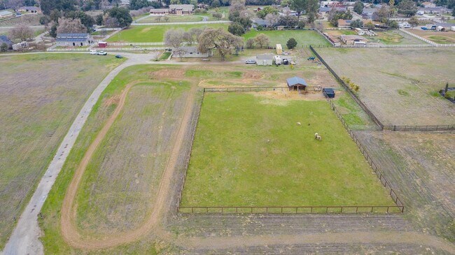 Building Photo - 2015 Trumar Ln