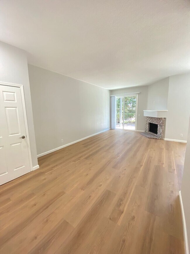 Building Photo - Completely Remodeled 2 Bedroom, 2 Bathroom...