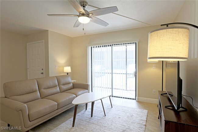 Building Photo - 5327 Summerlin Rd