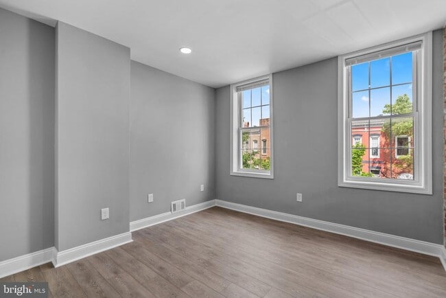 Building Photo - 1213 Washington Blvd