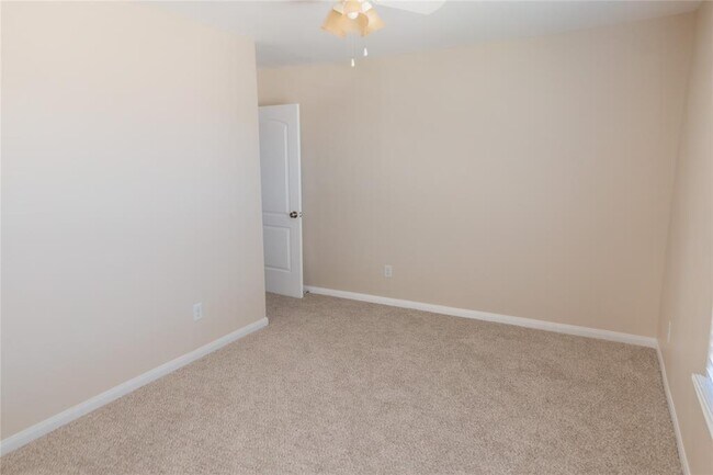Building Photo - 5123 Harbor Palm Dr