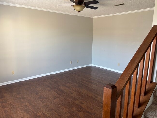 Building Photo - 2701 Thackery Rd