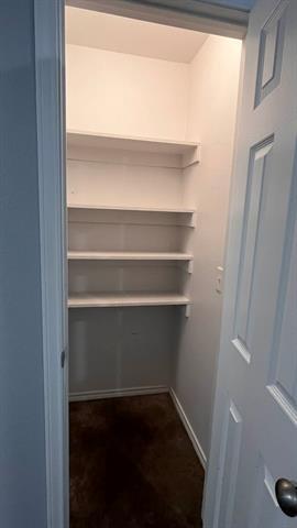 Building Photo - 905 W 7th St