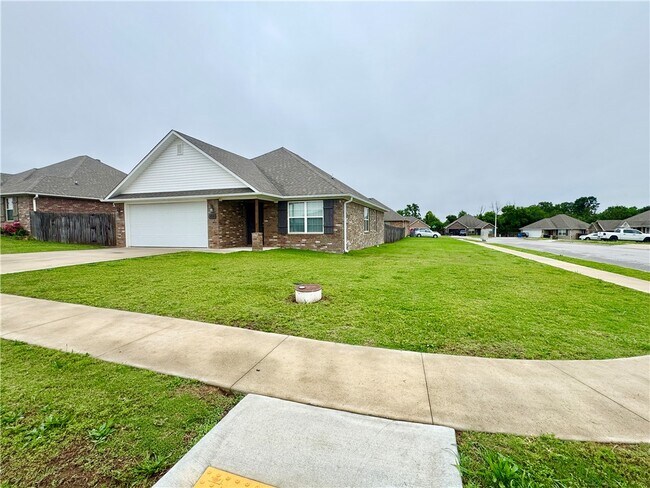 Building Photo - 1020 Clearspring Ct