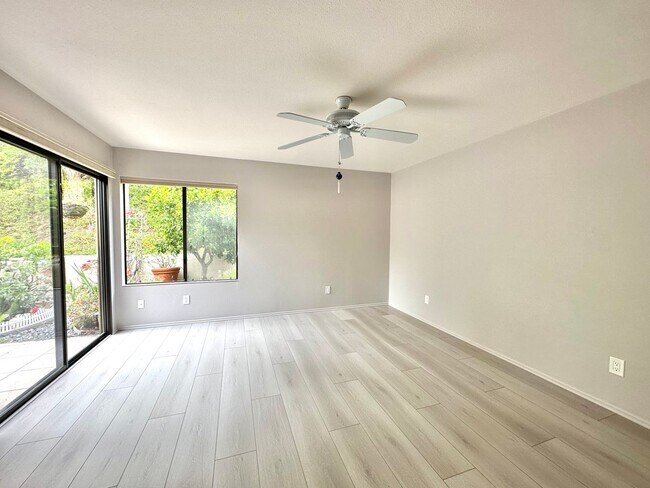 Building Photo - Serene Retreat in the Oaks North 55+ Community: Discover Your Dream Home!