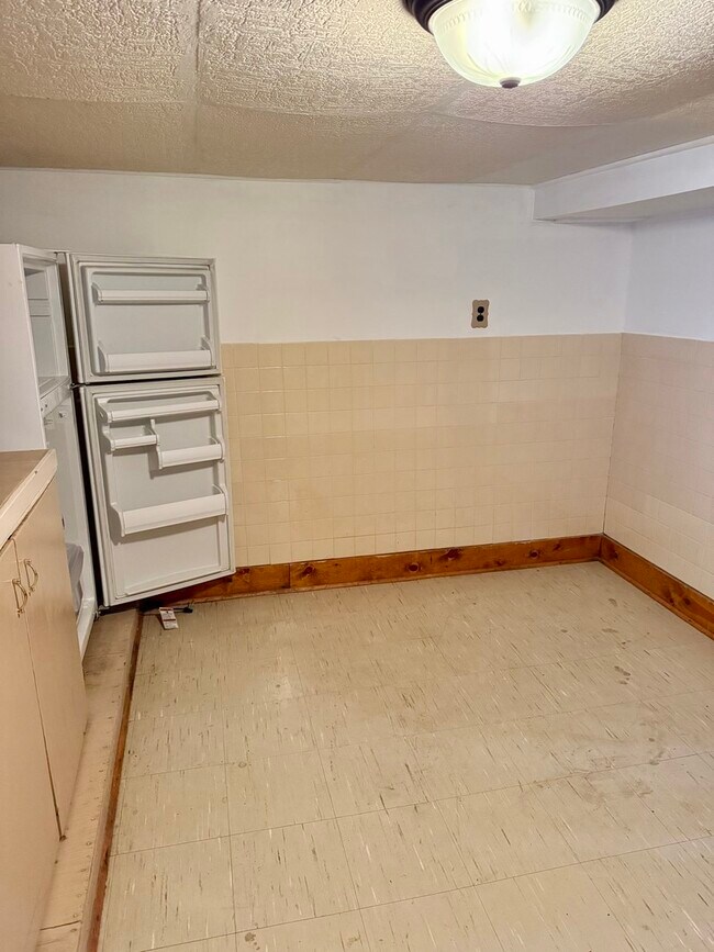 Building Photo - 3251 N Osage Ave