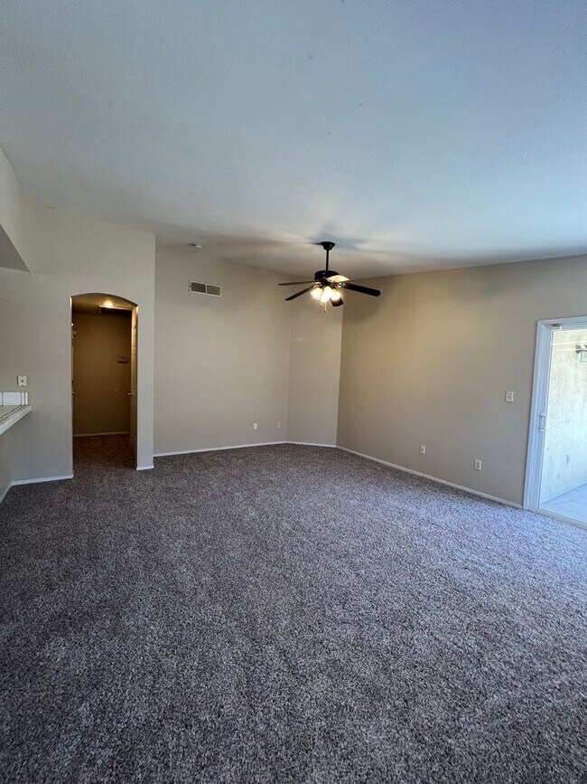 Building Photo - 6204 Straub Ln