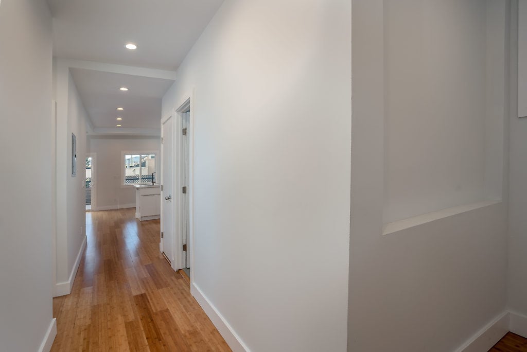 Building Photo - 1461 Thomas Ave