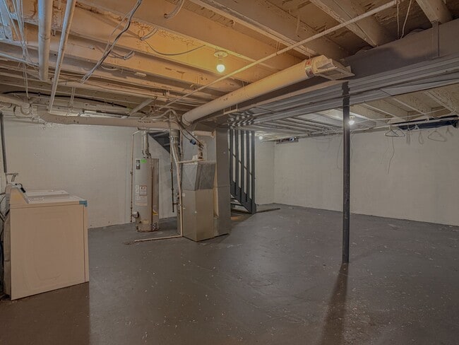 Basement - Carolina Flatz