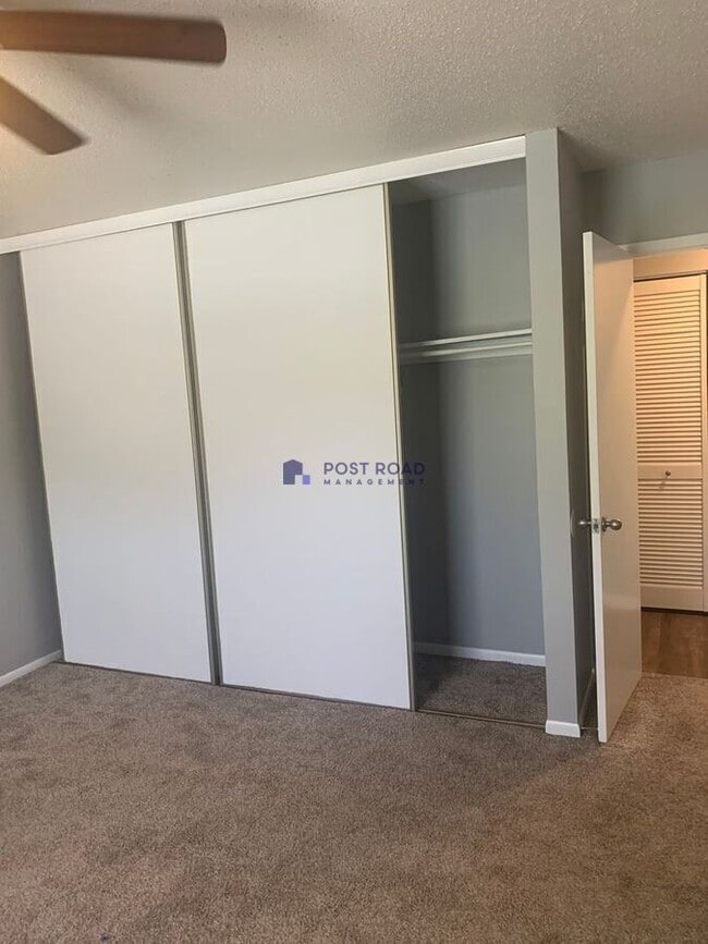 Building Photo - 585 W 27th St S