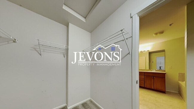 Building Photo - Experience this beautiful SeaTac single-fa...