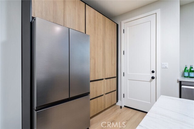 Building Photo - 800 N Amelia Ave