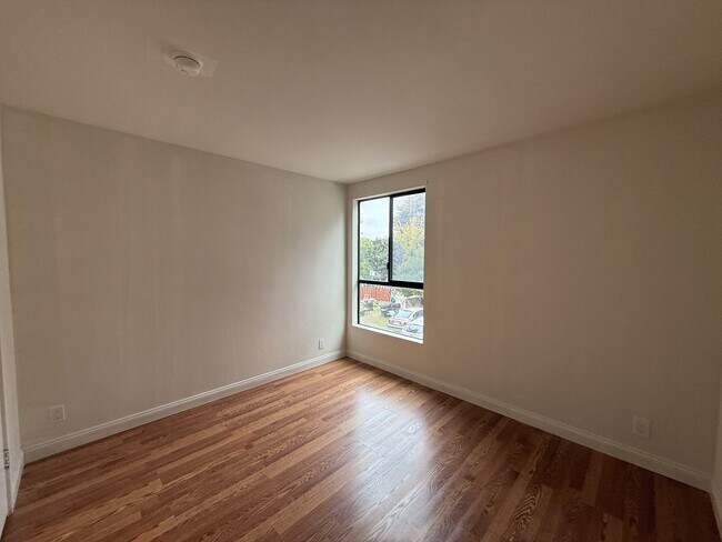 Building Photo - 2632 Warring St