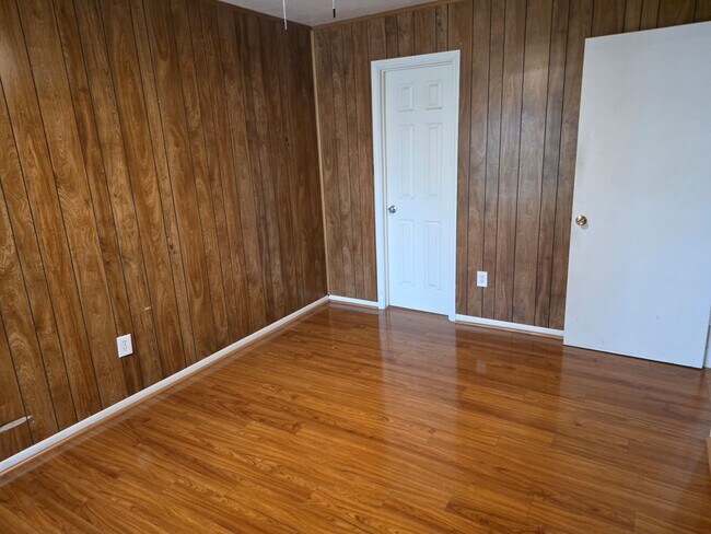 Building Photo - 2121 Redwood St