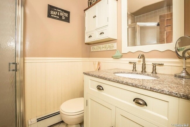 Building Photo - 2 Elm Pl