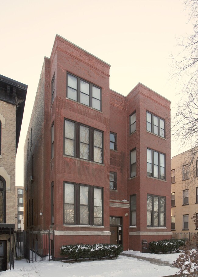 Building Photo - 623-625 E Groveland Park