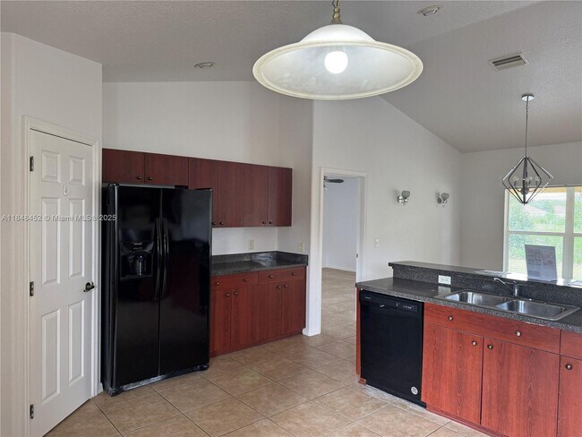 Building Photo - 13755 SW 48th Ct