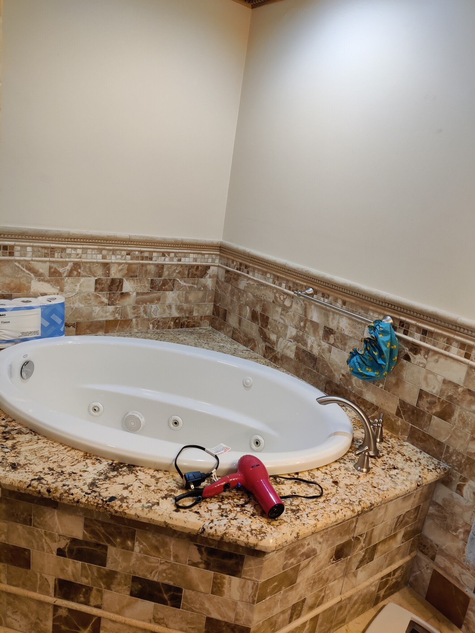 Building Photo - 57 Riverdale St