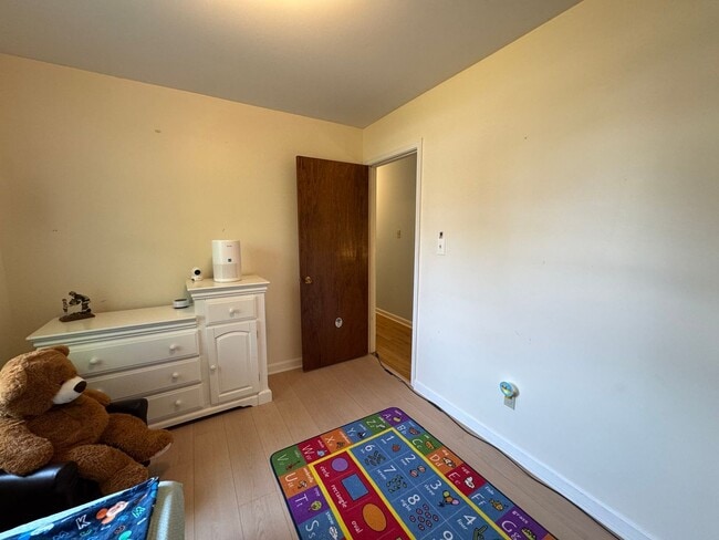 Building Photo - Beautiful 3 Bed 2.5 Bath Single Family Hom...