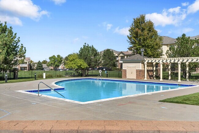 Building Photo - $1,900 - 2 Bed, 2 Bath Condo in Aurora with AC and In Unit Laundry!