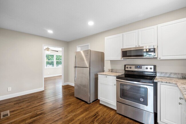 Building Photo - 204 Booth Rd