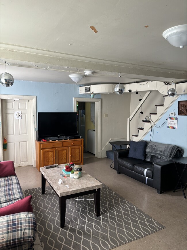 Building Photo - 6341 New St