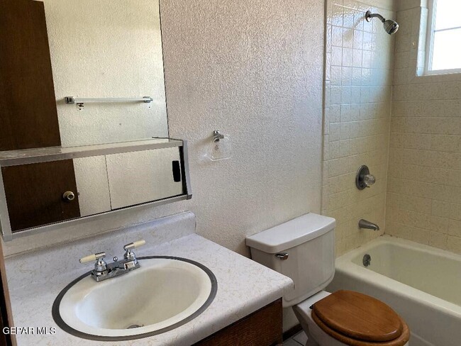 Building Photo - 4717 G V Underwood Dr