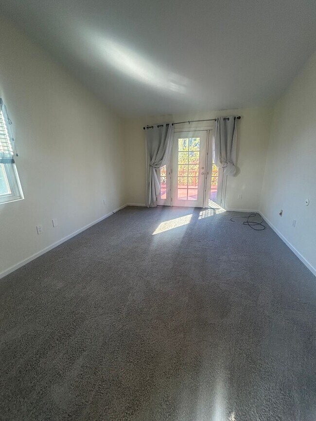 Building Photo - Coming Soon......Single Family Home! Solar Powered! Pet Friendly! Landscaper Included!