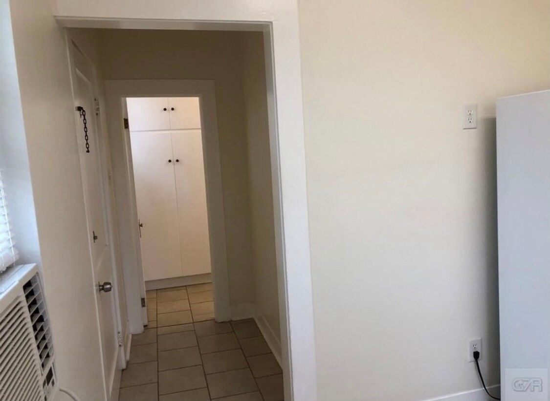 Building Photo - 2016 57th St