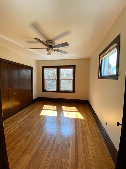 Building Photo - 1745 W 31st Pl