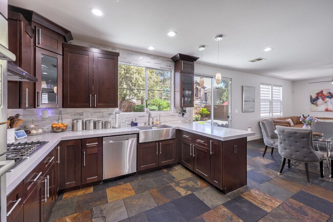 Building Photo - Newly Upgraded 4 Bedroom Home