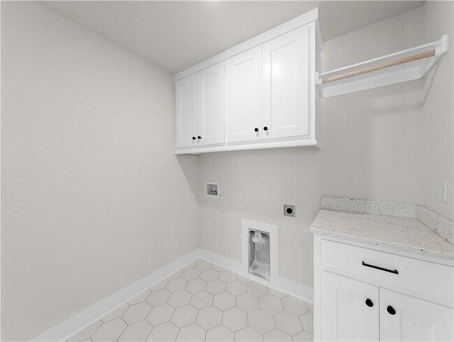 Building Photo - 30 Benwick Ln
