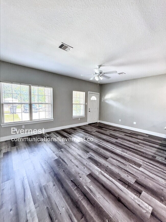 Building Photo - 9306 Bean St
