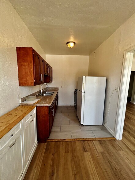 Building Photo - 1523 N McCadden Pl